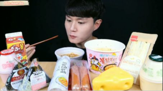 Các loại đồ ăn có trong cửa hàng tiện lợi phần 2 #mukbang
