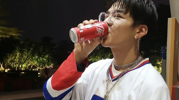 น้องชายสือไข่ในรายการวาไรตี้กับตัวจริงไม่เหมือนกันเลย