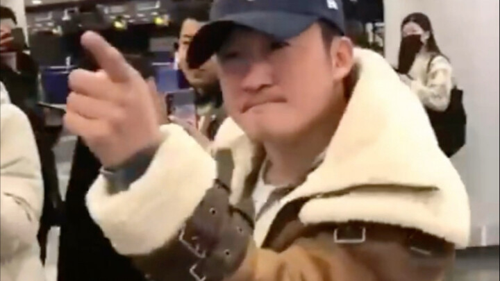 ที่แท้คุณอู๋จิงได้โปรโมตเม็กกาโลดอนมาตั้งแต่ตอนทำหนัง “War Wolf” แล้ว