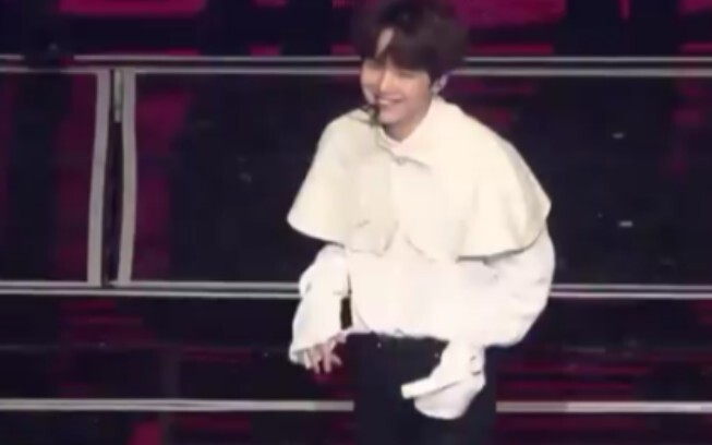 [BTS] เหล่าหมิน: ท่านี้ไม่ผิดนะ! ทำไมถึงห้ามใจไม่ได้ล่ะ???