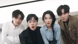 Bayi yang dipungut gadis itu ternyata jenius, dimanja tiga pamannya