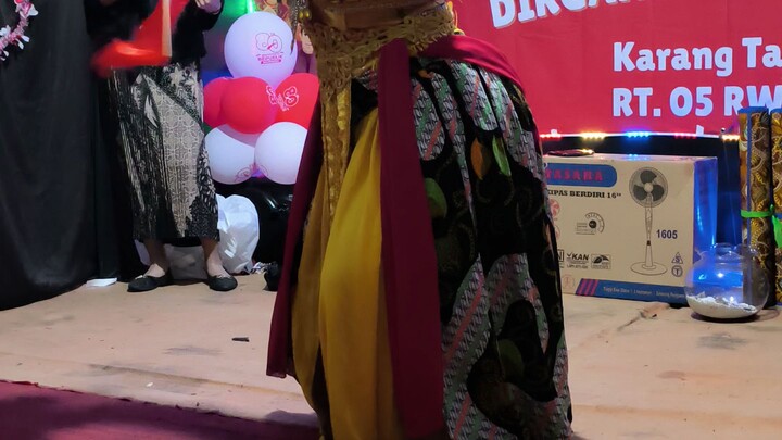 Aulia kebaya
