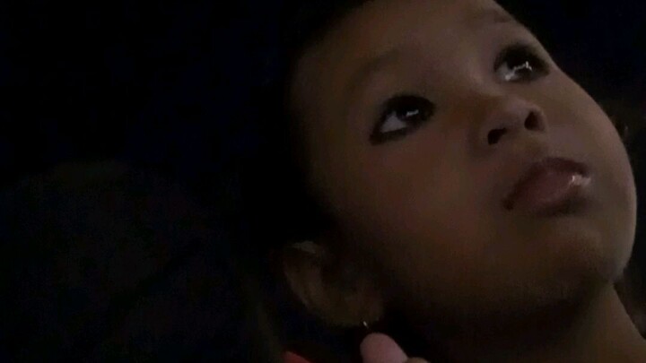 lagi asiik mangan es micsue..