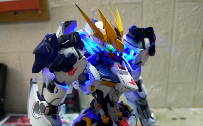 LabZero 1/100 Barbatos Sirius Emperor Bentuk Wolf King 2.0, Bentuk Kaisar Barbatos