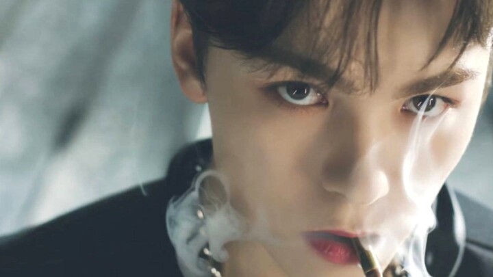 Một gương mặt, hai nét đối lập