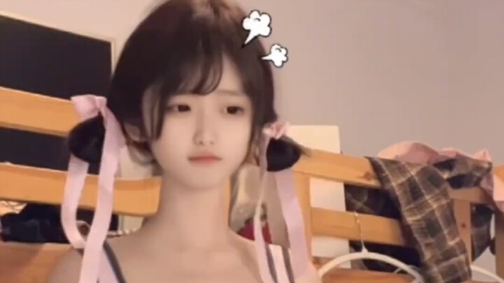 金铃系处痕生蜜，锦带松时浪卷沙