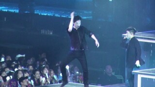 He has to do it! Zhang Yixing's "White Noise" live shot