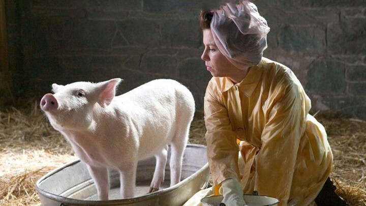 A little pig, afraid of being turned into bacon, tried hard to live in a way that its owner couldn't
