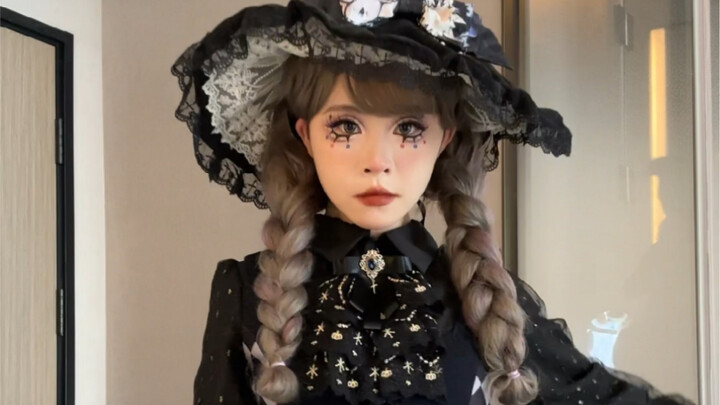 Lần này, lớp trang điểm lấy cảm hứng từ nhân vật Joker tại hội chợ anime Nam Xương khá là ưng ý đấy!