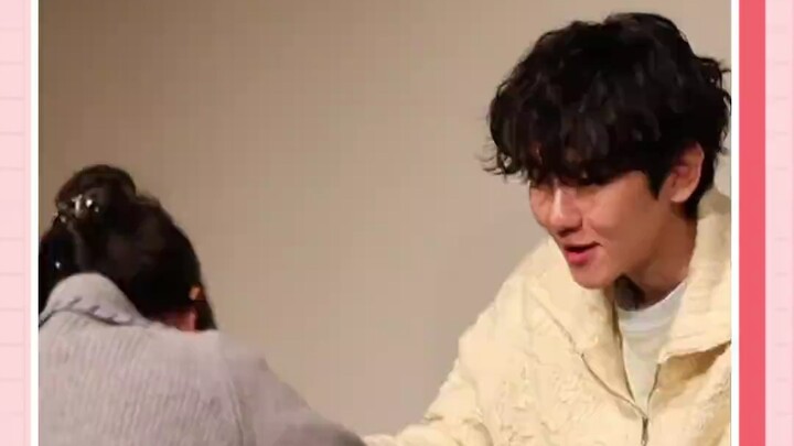 สองคนกลัวอีกฝ่ายจะฟังไม่รู้เรื่องเลย #แบคฮยอน #EXO #ไอรีน #เคป็อป #ตามดารา