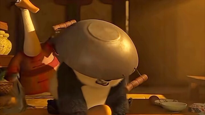 Sebelum menyelamatkan Abao, Ayah Angsa selalu mengenakan sutra dan meja-kursinya semua impor.