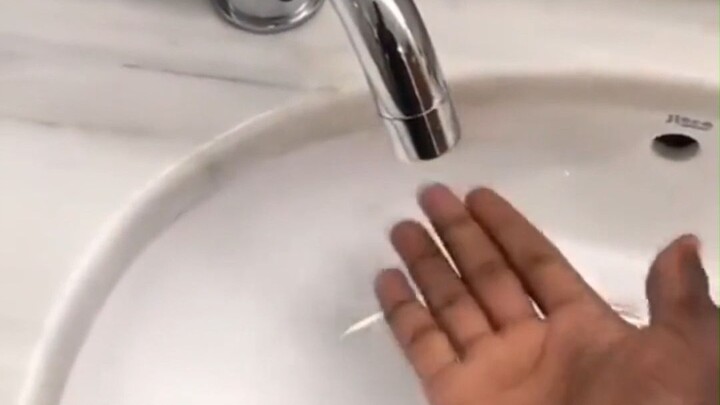 Bahkan keran air pun mendiskriminasi orang kulit hitam?