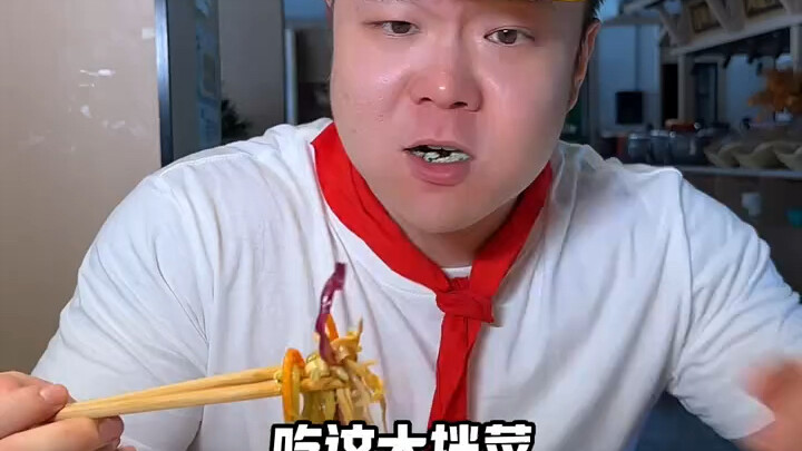 Saya paling suka makan pangsit!