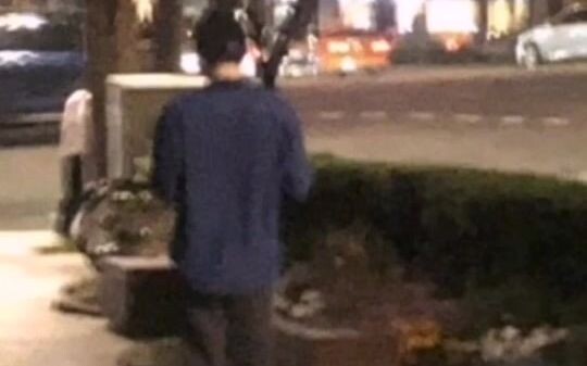 บังเอิญเจออูซีฮุน ดูเป็นหนุ่มธรรมดาแต่หน้าตาหล่อเหลาสุดๆ!