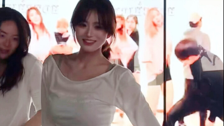 كان العرض على الطريق ممتعًا للغاية، وذهبنا إلى KTV لتقديم عروضنا في أي مكان.