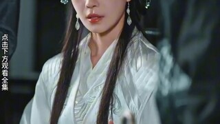 Hoàng hậu để mắt tới món quà của tôi.