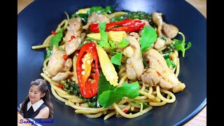 ผัดสปาเก็ตตี้ขี้เมาไก่ : Stir Fried Spicy Spaghetti with Chicken l Sunny Thai Food