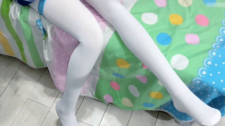 What does UP do to her at night? Six questions about life-size figures answered!