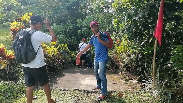 Hang out with compadres