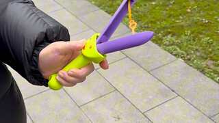 Hanya dengan sebungkus kentang goreng saja sudah bisa mendapatkan mainan yang sangat seru ini, kali 