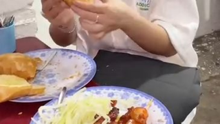 Một ngày ăn uống tại Sài Gòn! - Tiểu Màn Thầu