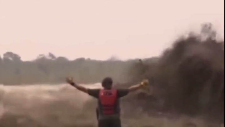 เสื้อชูชีพ: อย่าตื่นตระหนก มีฉันอยู่