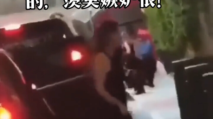 Apakah cucu Khamenei mendapat tentangan dari warga Persia setempat di New York? Adakah yang bisa men