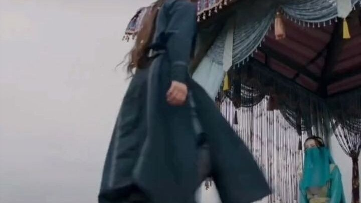 This hero-saving-the-beauty scene is the absolute peak of domestic dramas in recent years!