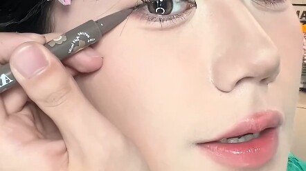 The Shock of Ten Years of Makeup Experience