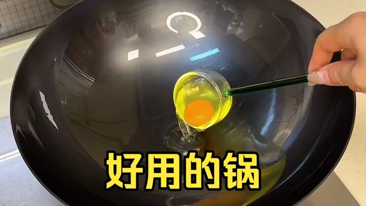 Chiếc chảo gang này càng dùng càng thấy mê, chiên cá, chiên trứng, chiên đậu hũ đều mịn màng tuyệt v