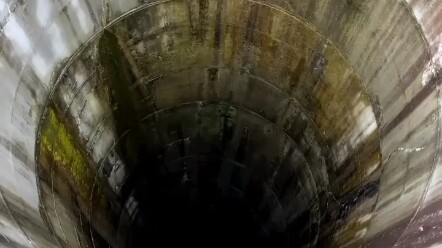 Terlihat sangat dalam