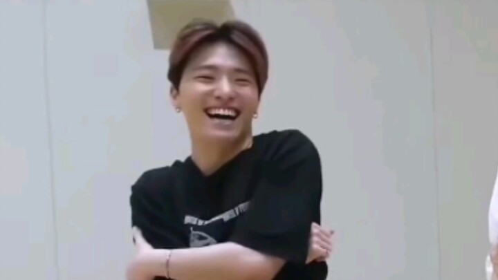 The maknae and his three most adorable older brothers from Boombayah, plus our shy-but-cute maknae!