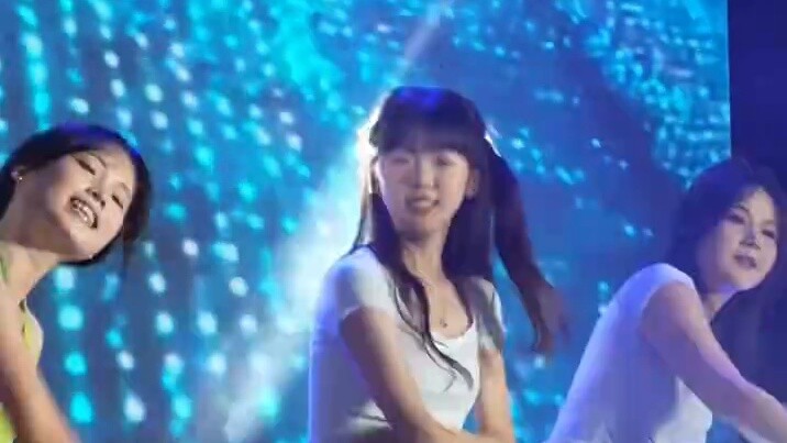 Selamat Wisuda!! Musim kelulusan dan dunia reuni sangatlah serasi!