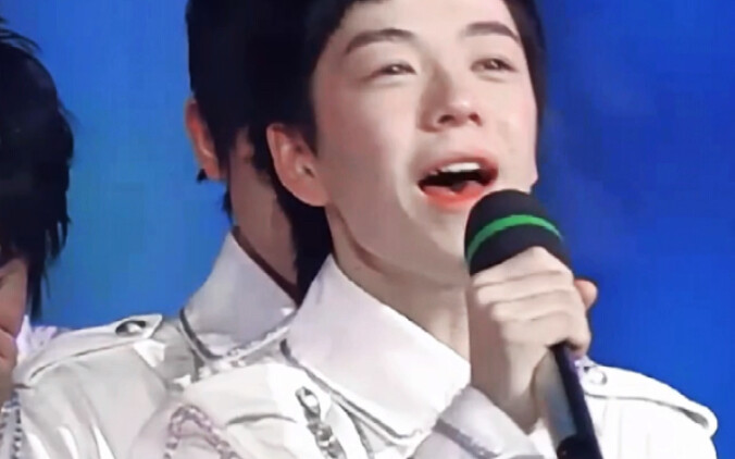 Who could possibly resist an 18-year-old as sweet and tender as milk pudding? Not even Su Xing can! 