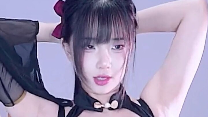 [Sexy] Azusa Mio and the Village Chief – February 24, 2026 (Live-Stream Clip)