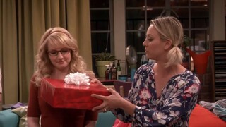 [TBBT] Bernie's sense of smell is enhanced after pregnancy, and Penny treats her as a hound
