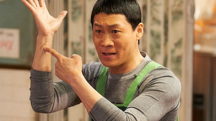 ตำรวจแฝงตัวเปิดร้านไก่ทอด ไม่ทันไรก็กลายเป็นร้านดังบนโซเชียล!