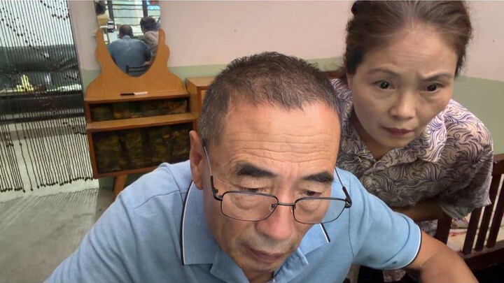 เฝ้าดูประวัติการเข้าชมของลูกชายอย่างจริงจัง