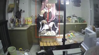 ออกมาคอสเพลย์ ตั้งแผงขายโอเด้ง…86