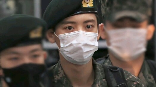 [Park Chanyeol] I’d call this a divine, effective entry into the military!