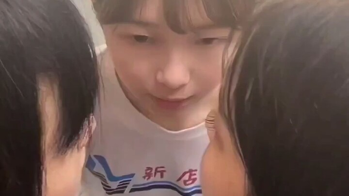 การหลบหนีคือคำโกหกของพวกเธอสองคน
