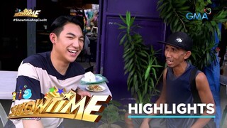 It's Showtime: Daren Espanto, nagpamigay ng biyaya sa mga suki ng karinderia! (KaraoKids)