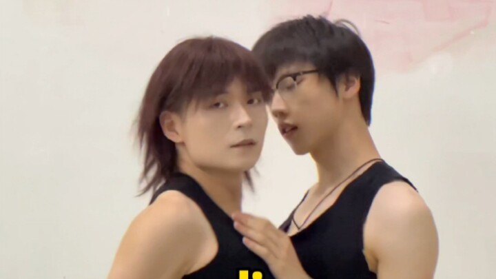 มาดูบรรยากาศระหว่างหนุ่มๆ กันดีกว่า...