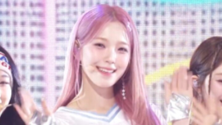The final promotion performance! Hope we don’t have to wait too long for their next comeback! fromis