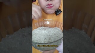 DYMA |ASMR RAW RICE EATING |Makan Beras | asmrrawriceeating| #asmrsounds  #asmr #shorts #mukbang(1)