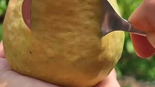 Potong buah juga bisa begitu menyenangkan dipandang