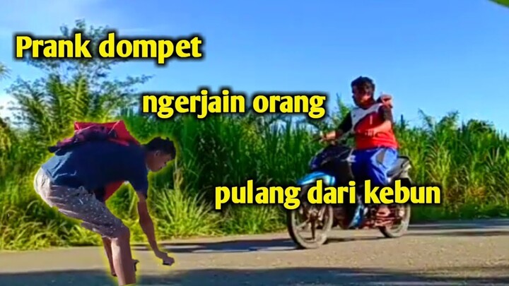 Prank dompet jatuh !! bikin ngakak