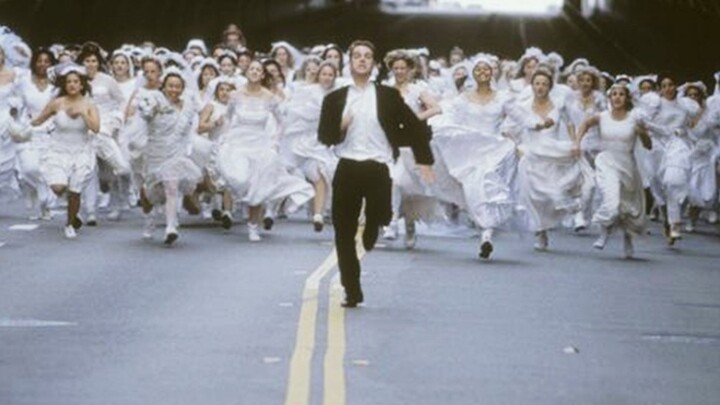 คุณปู่ทิ้งมรดก 1 พันล้านไว้ โดยกำหนดว่าหลานชายต้องแต่งงานถึงจะได้รับมรดก เด็กสาวโสดทั้งเมืองต่างพากั