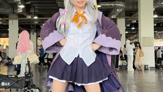 你有这么可爱的伊蕾娜进入漫展
