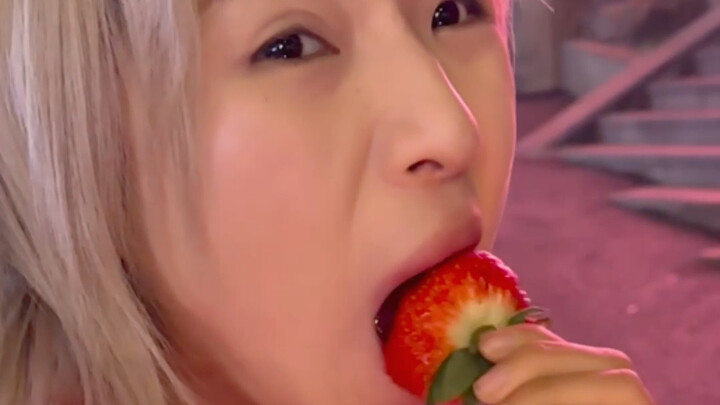 Sếp, cho bốn quả cherry